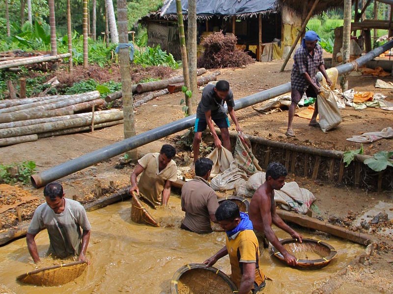 Gem-mines-at-Ratnapura