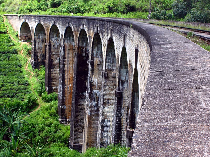 nine-arch-bridge-sri-lanka